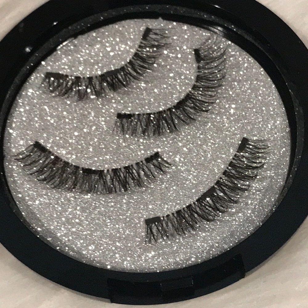 Magnetic Lashes - Medium (Style 2) - Picture 2 of 6